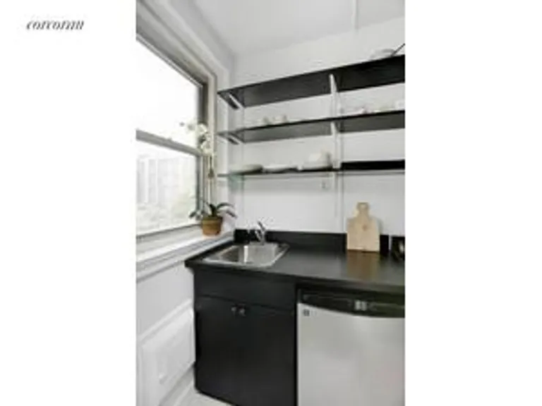 New York City Real Estate | View 325 West 45th Street, 412 | room 2 | View 3