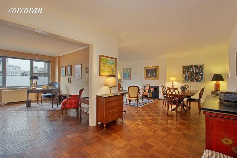 New York City Real Estate | View 650 Park Avenue, 15E | Living Room | View 2