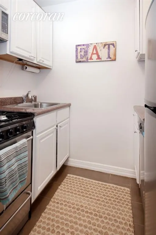 New York City Real Estate | View 31 Jane Street, 11D | Updated Kitchen | View 4