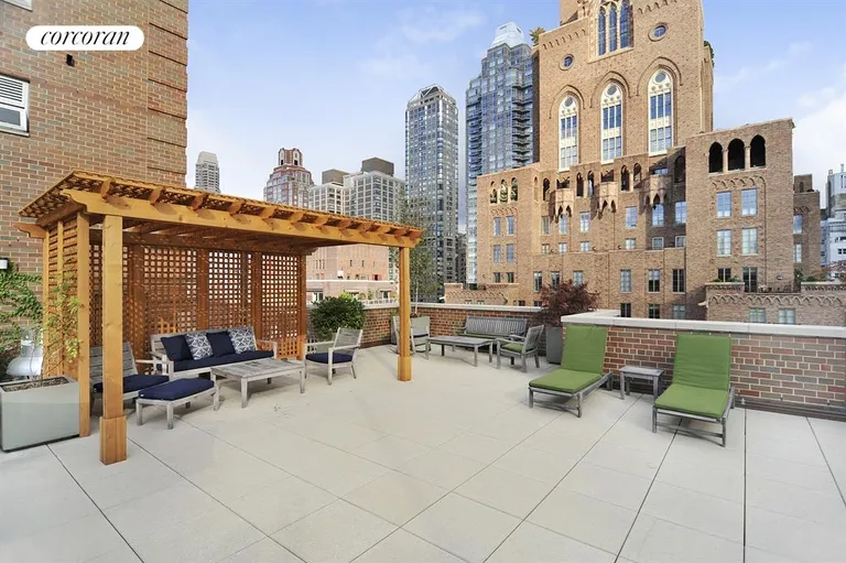 New York City Real Estate | View 130 East 63rd Street, 10B | Furnished rooftop has spectacular city views | View 11