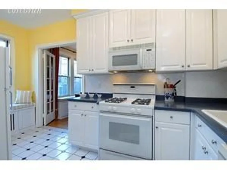 New York City Real Estate | View 35 Pierrepont Street, 4B | room 1 | View 2