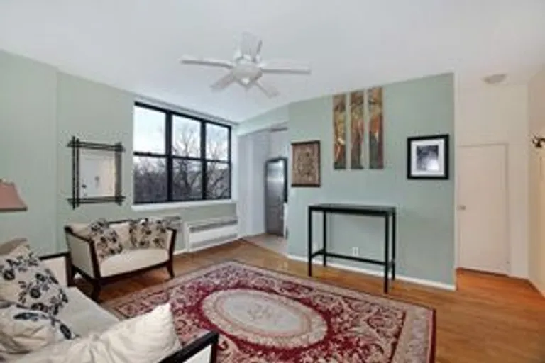 New York City Real Estate | View 689 Fort Washington Avenue, PH5 | 1 Bed, 1 Bath | View 2