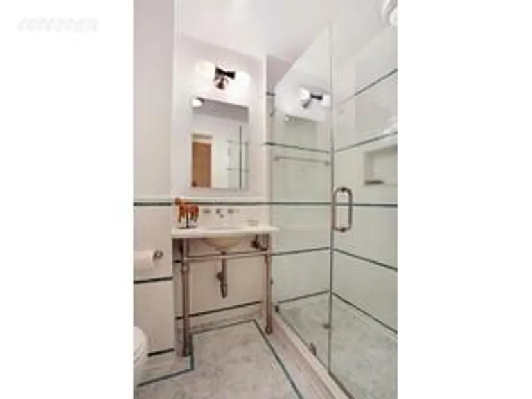 New York City Real Estate | View 18 West 70th Street, 2D | room 9 | View 10