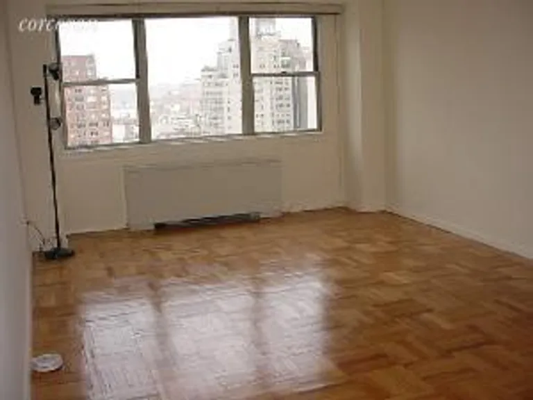 New York City Real Estate | View 101 West 12th Street, 17B | room 1 | View 2