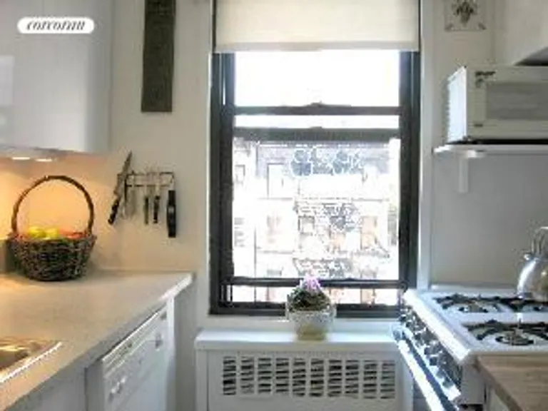 New York City Real Estate | View 301 East 62Nd Street, 6H | room 5 | View 6