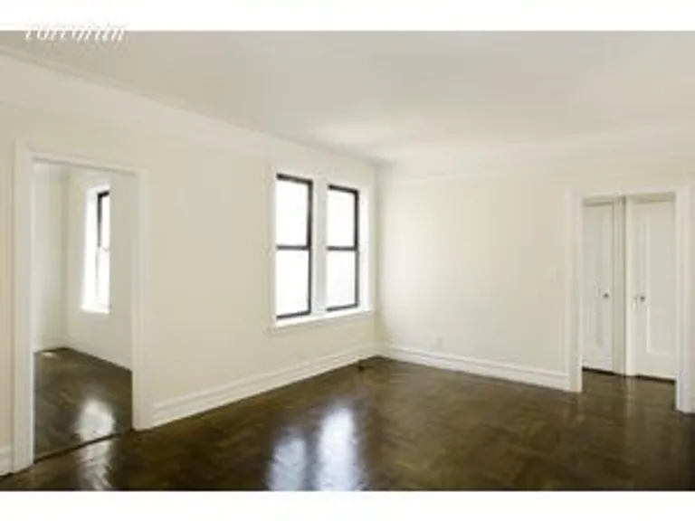 New York City Real Estate | View 222 East 82nd Street, 6G | room 1 | View 2