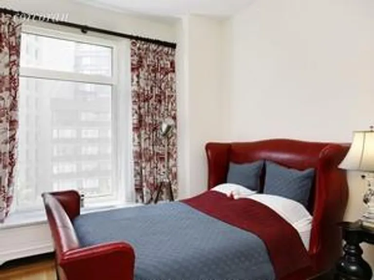 New York City Real Estate | View 15 Central Park West, 7G | room 2 | View 3
