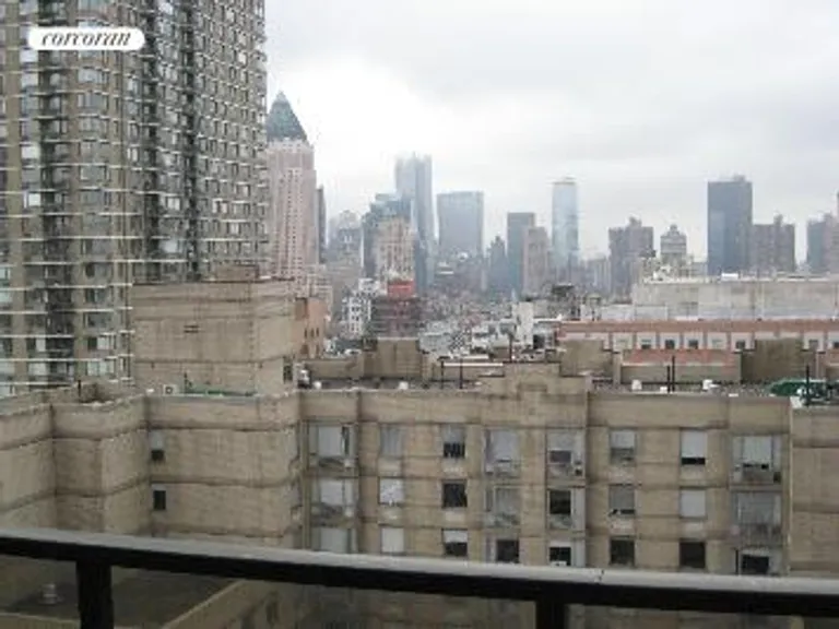 New York City Real Estate | View 161 West 61st Street, 24H | Southern Exposure | View 4