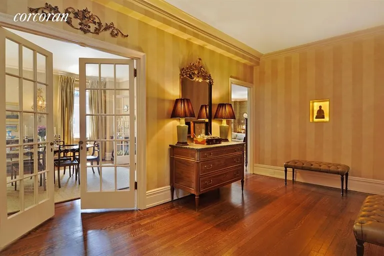 New York City Real Estate | View 1112 Park Avenue, 11C | Entryway | View 3