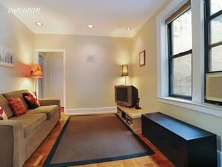 New York City Real Estate | View 181 East 93rd Street, 4D | room 1 | View 2