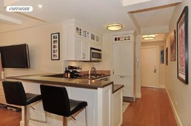 New York City Real Estate | View 27 West 72nd Street, 1001 | room 2 | View 3