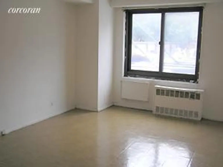 New York City Real Estate | View 185 Hall Street, 206 | room 2 | View 3