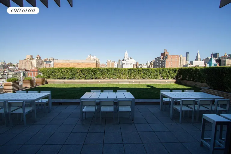 New York City Real Estate | View 425 East 13th Street, 6K | Oudoor roof top dining | View 10