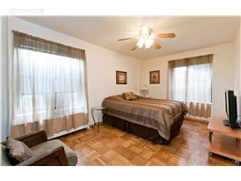 New York City Real Estate | View 205 Clinton Avenue, 1F | room 3 | View 4