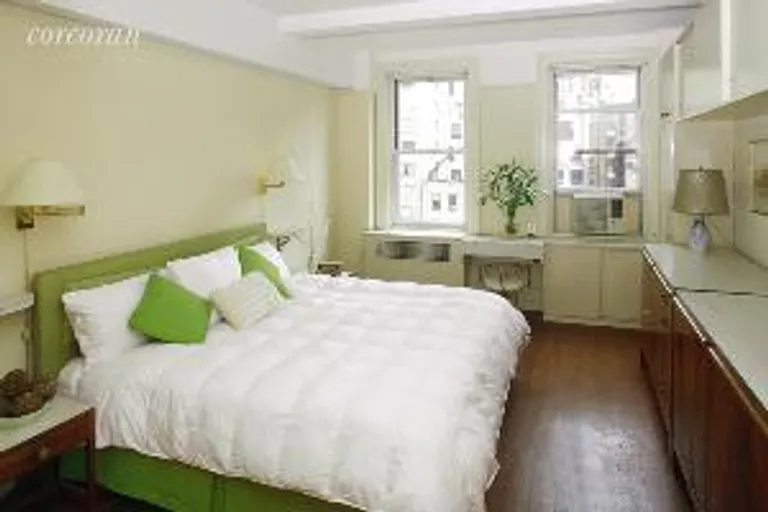 New York City Real Estate | View 11 West 69th Street, 9A | room 1 | View 2