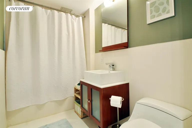 New York City Real Estate | View 302 2Nd Street, 8B | Bathroom | View 4