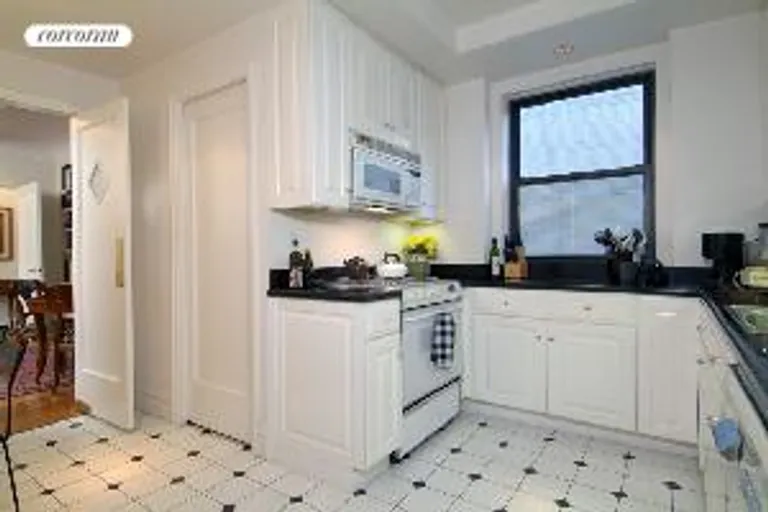 New York City Real Estate | View 321 West 78th Street, 6A | room 2 | View 3