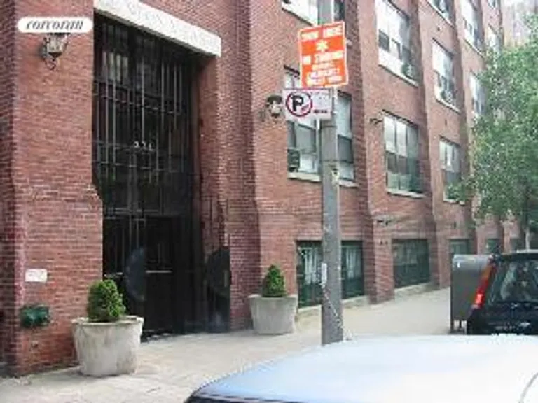 New York City Real Estate | View 372 Dekalb Avenue, 2C | 1 Bed, 1 Bath | View 1