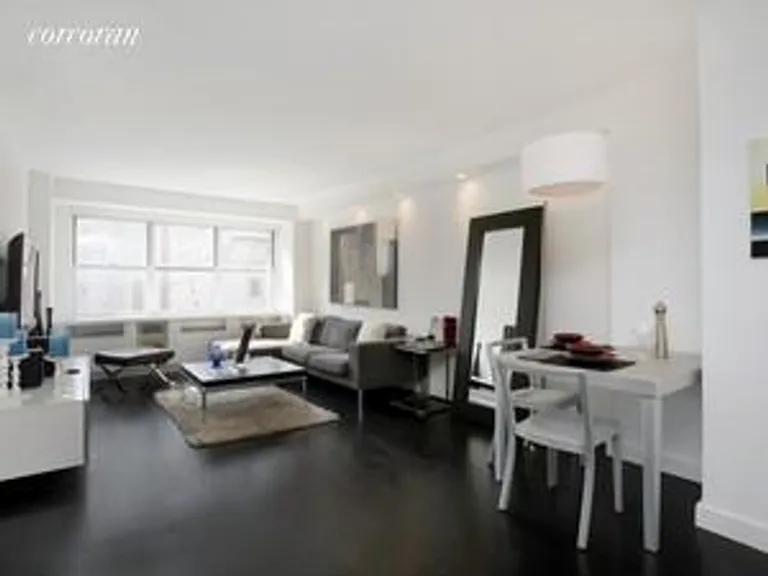 New York City Real Estate | View 300 East 71st Street, 10B | 1 Bed, 1 Bath | View 1