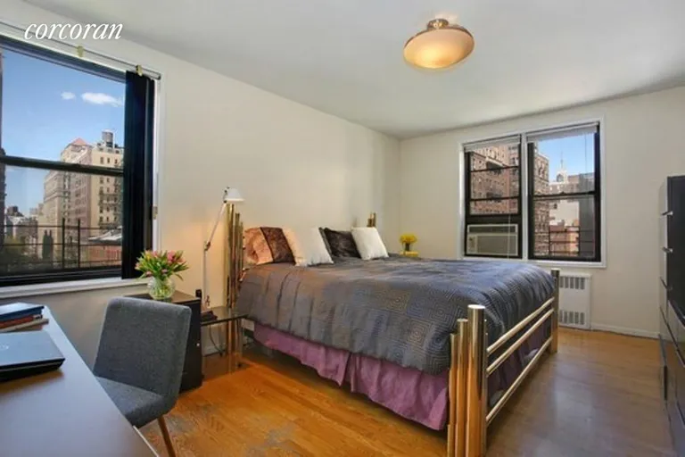 New York City Real Estate | View 30 East 9th Street, 6L | room 2 | View 3