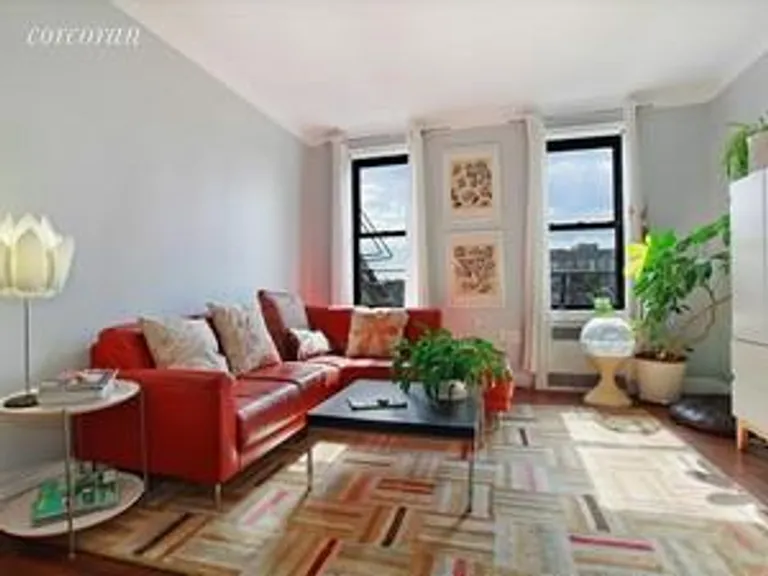 New York City Real Estate | View 415 Ocean Parkway, 5G | SE facing living room | View 3
