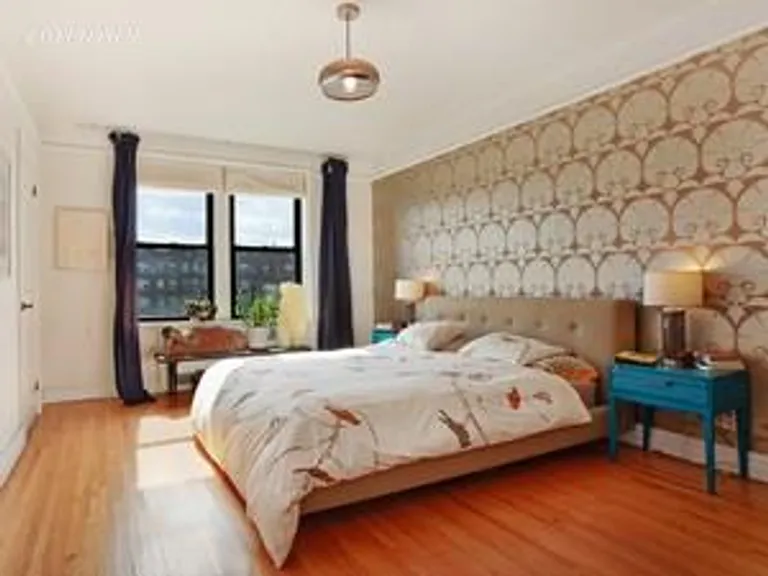New York City Real Estate | View 415 Ocean Parkway, 5G | Master bedroom + en-suite bath + walk-in | View 4
