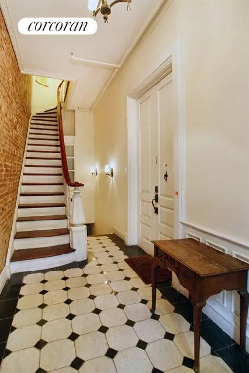 New York City Real Estate | View 10 South Oxford Street, 4 | Entryway | View 3