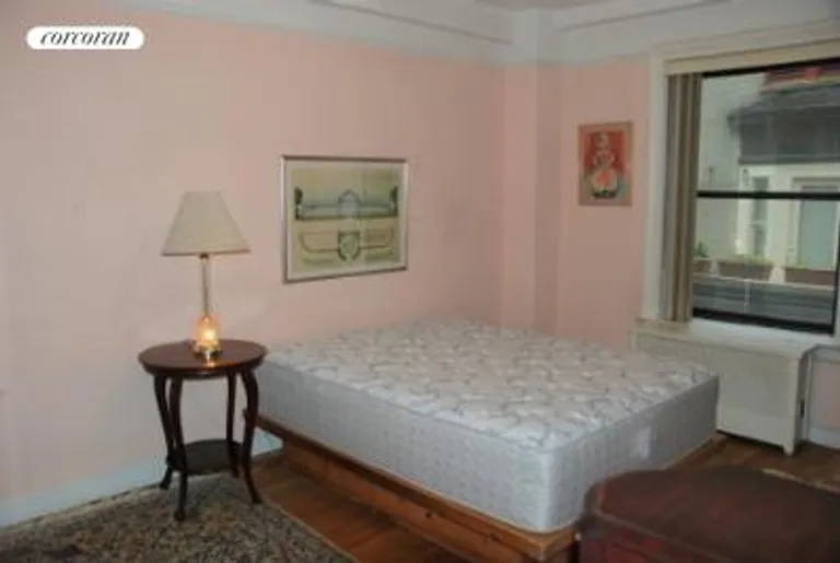 New York City Real Estate | View 60 West 68th Street, 2F | room 9 | View 10