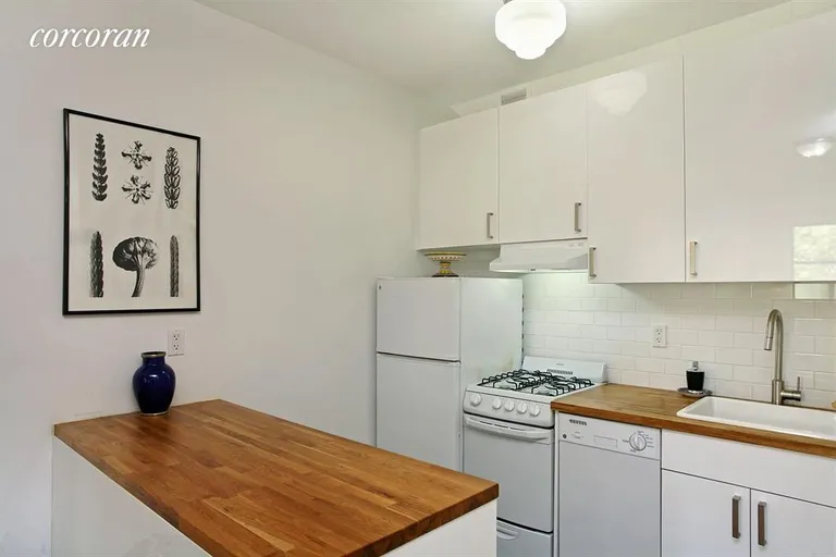 New York City Real Estate | View 60 South Oxford Street, 5A | Kitchen | View 2