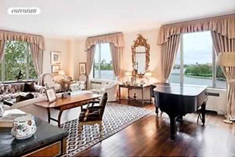 New York City Real Estate | View 10 Gracie Square, 3G | 5 Beds, 6 Baths | View 1