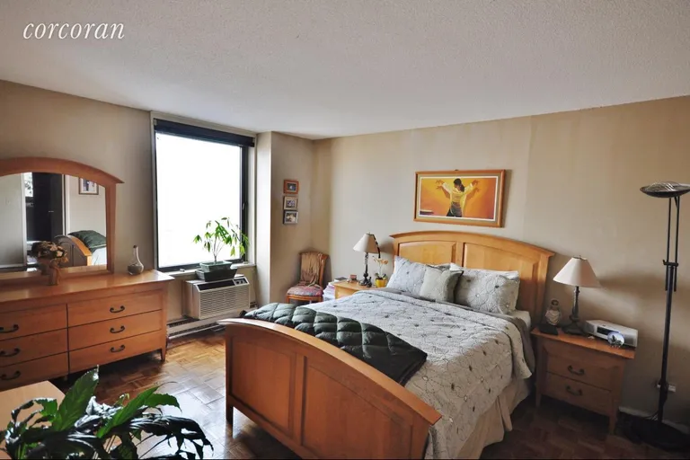 New York City Real Estate | View 1623 Third Avenue, 21A | room 3 | View 4