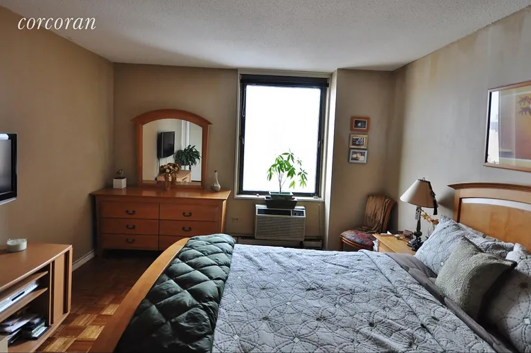 New York City Real Estate | View 1623 Third Avenue, 21A | room 4 | View 5