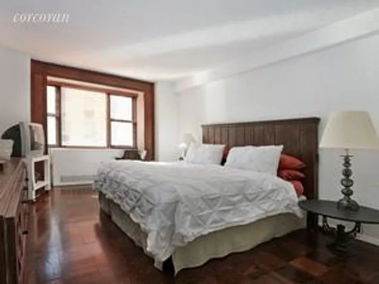 New York City Real Estate | View 115 East 9th Street, 6A | room 2 | View 3