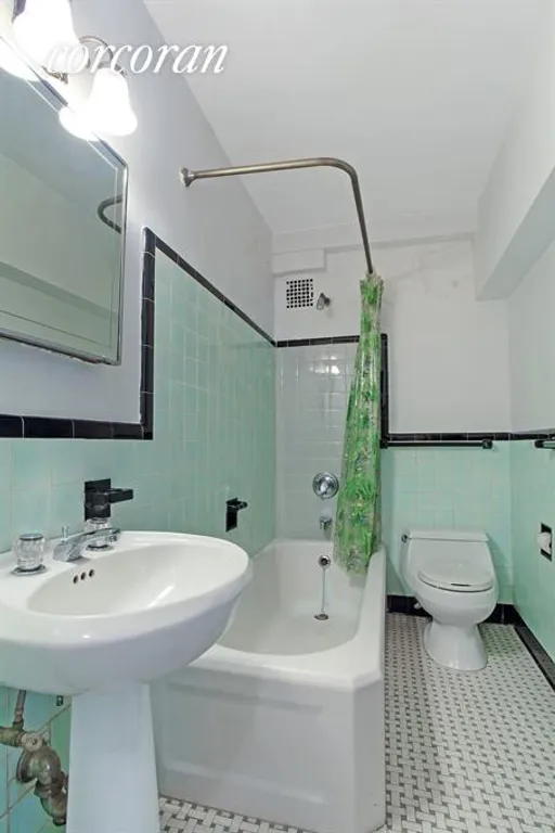New York City Real Estate | View 10 Park Avenue, 9R | Bathroom | View 4
