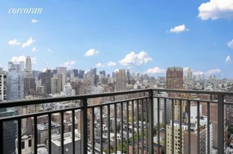 New York City Real Estate | View 301 East 79th Street, 33P | room 1 | View 2