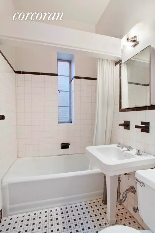 New York City Real Estate | View 66 East 83rd Street, 5A | room 2 | View 3