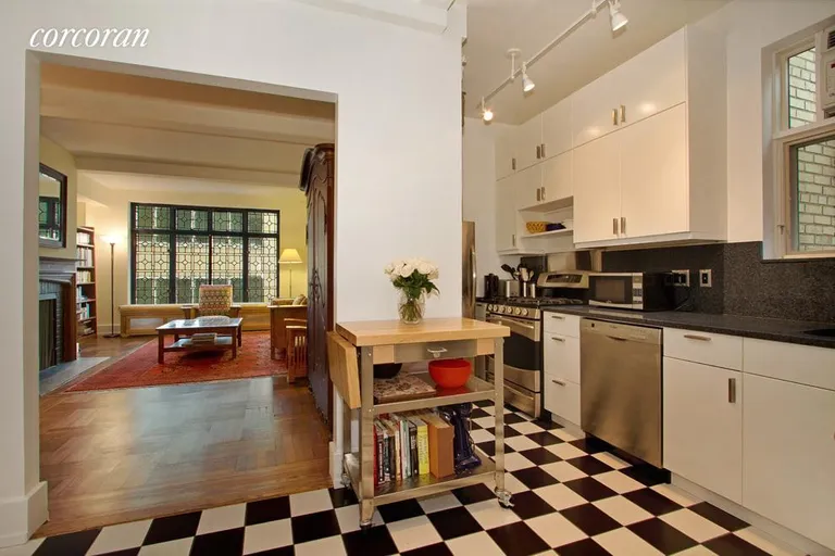 New York City Real Estate | View 40 West 67th Street, 8D | Eat in Kitchen | View 3