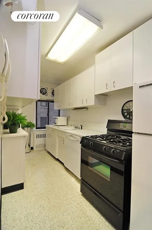 New York City Real Estate | View 130 East End Avenue, 9B | Kitchen | View 7