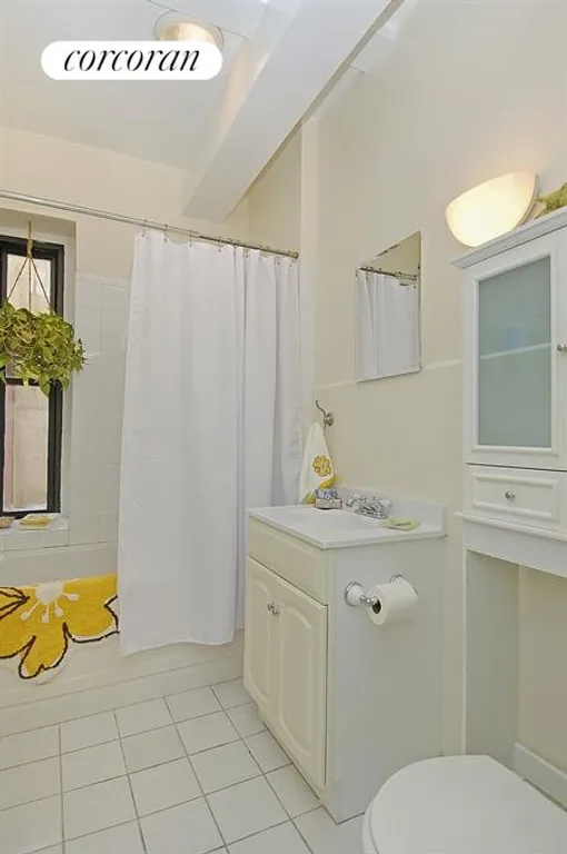 New York City Real Estate | View 150 West 95th Street, 1D | Huge Windowed Bathroom | View 4