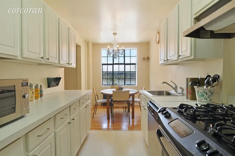 New York City Real Estate | View 116 Pinehurst Avenue, J14 | Kitchen | View 2