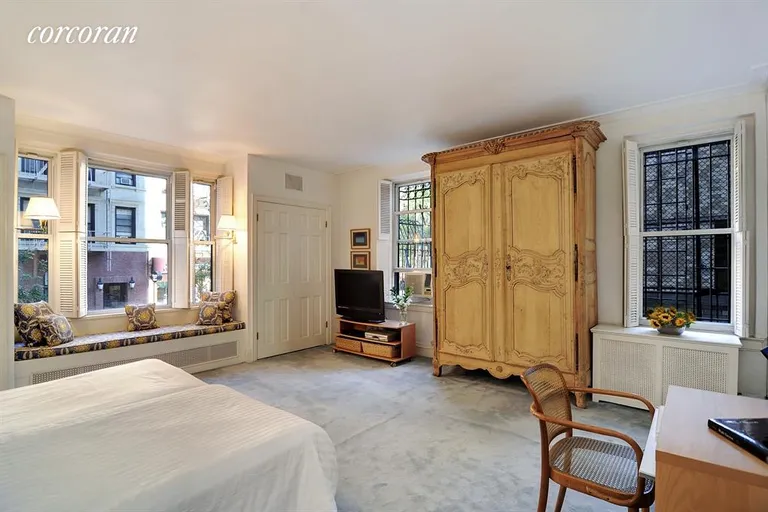 New York City Real Estate | View 1075 Park Avenue, PARLOR | Master Bedroom | View 6