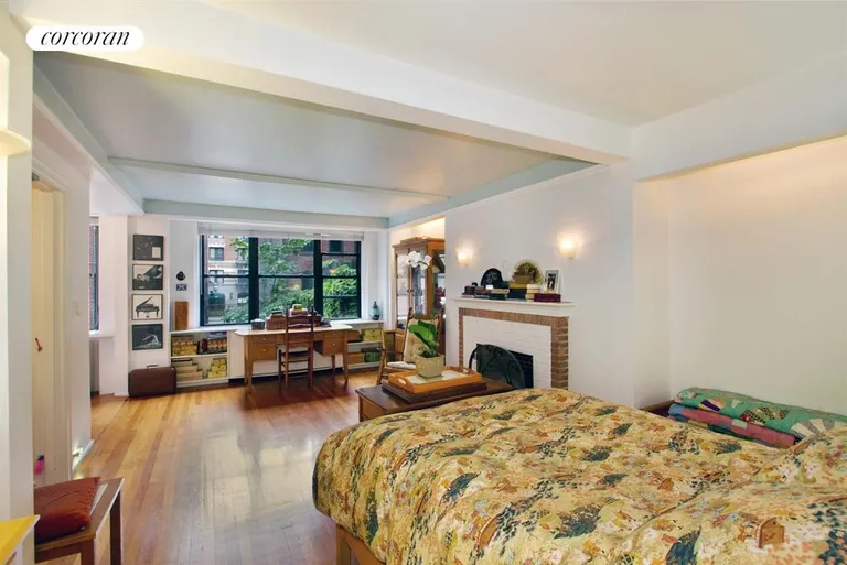 New York City Real Estate | View 140 East 28th Street, 2AK | Extra large master bedroom | View 3