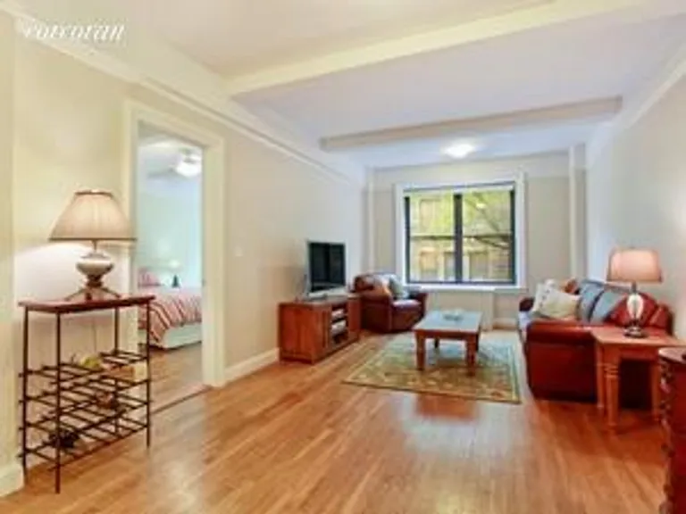 New York City Real Estate | View 60 West 68th Street, 4C | room 2 | View 3