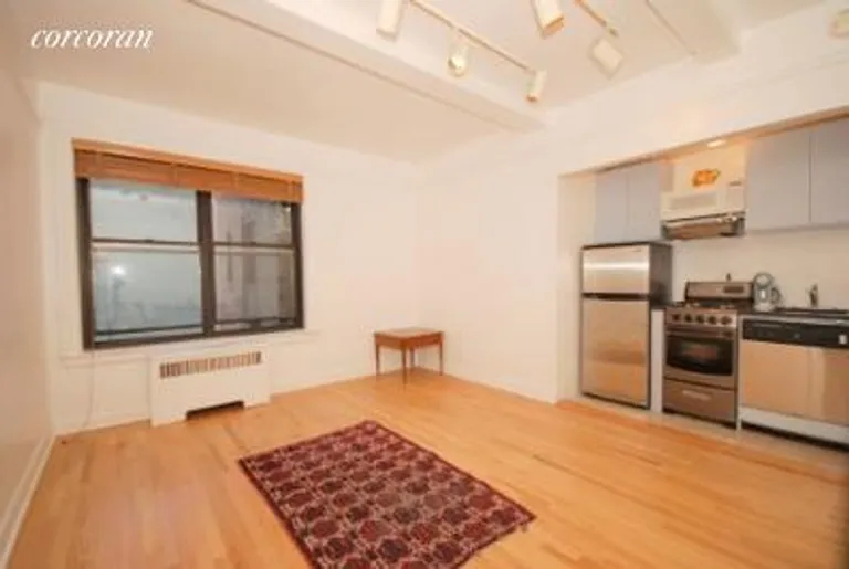 New York City Real Estate | View 60 West 68th Street, 9G | room 1 | View 2