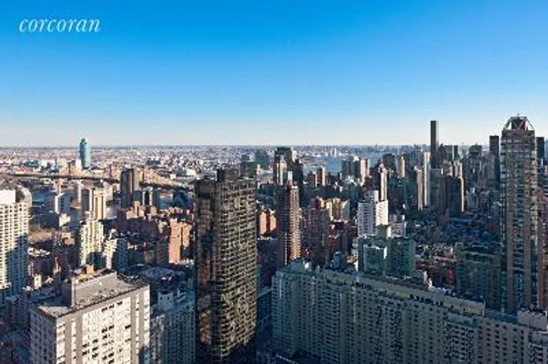 New York City Real Estate | View 200 East 69th Street, PHD | room 4 | View 5