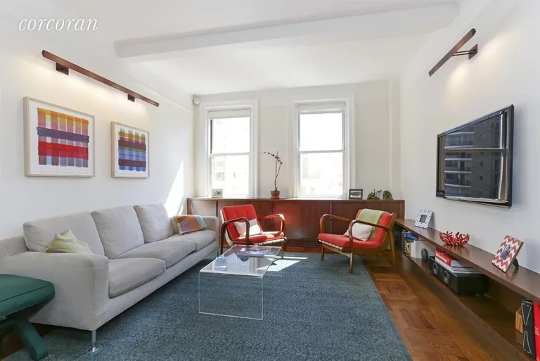 New York City Real Estate | View 11 West 69th Street, 8B | Living Room | View 3