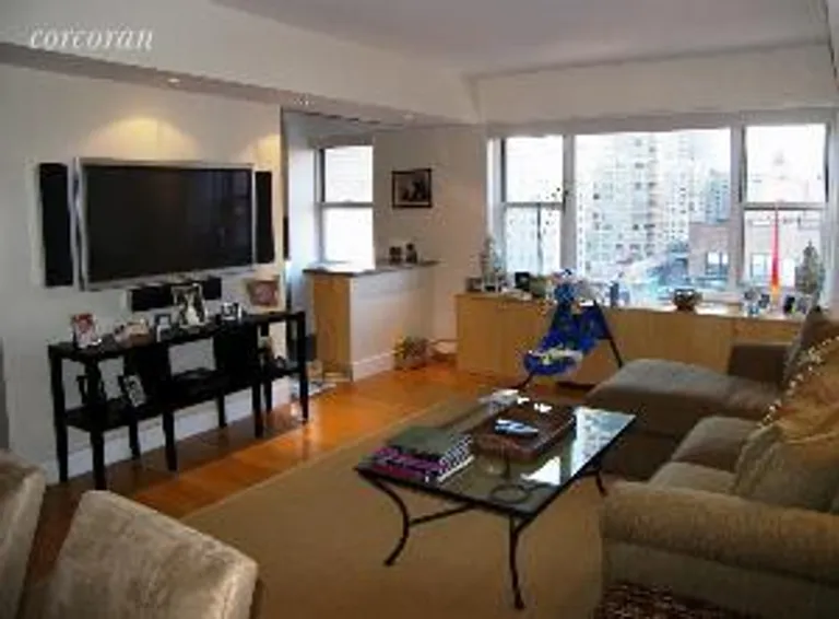 New York City Real Estate | View 301 East 69th Street, 19E | room 1 | View 2