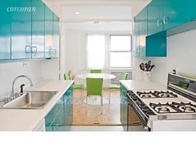 New York City Real Estate | View 310 East 70th Street, 8K | room 2 | View 3