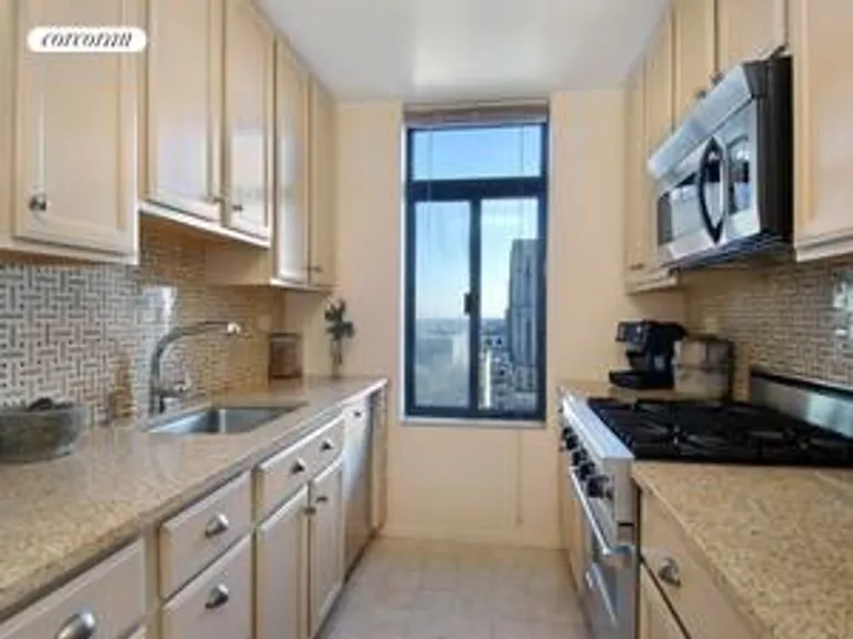 New York City Real Estate | View 400 East 70th Street, 2702 | Kitchen | View 7