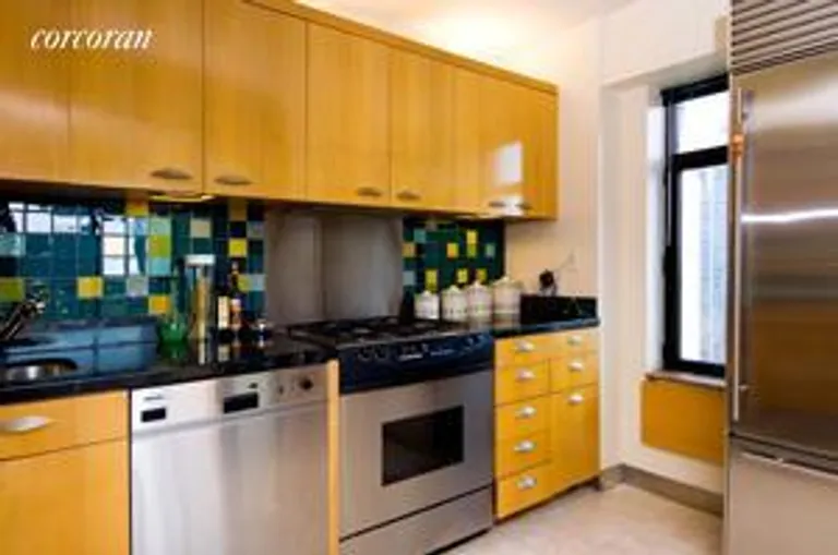 New York City Real Estate | View 400 East 70th Street, 2305 | room 1 | View 2